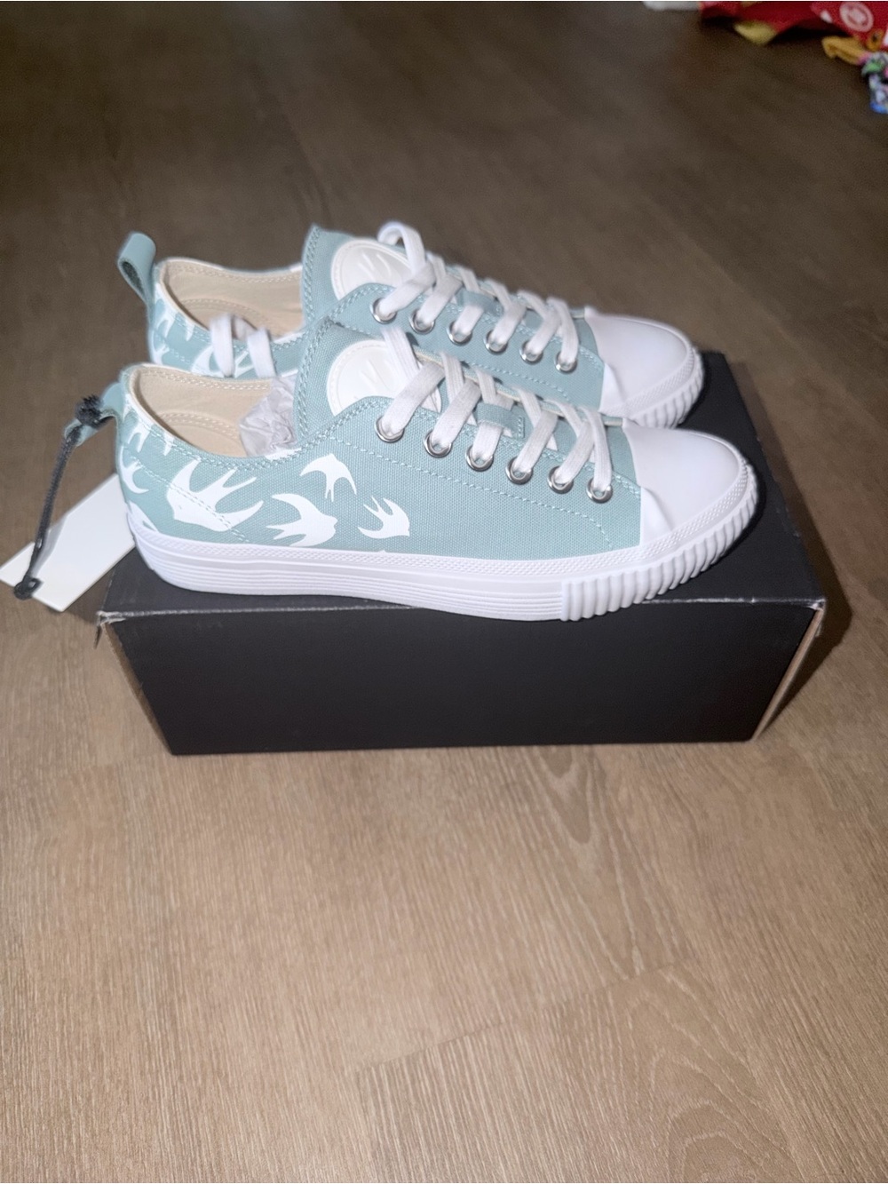 Alexander McQueen Mint Green and White Swallow Print Sneakers